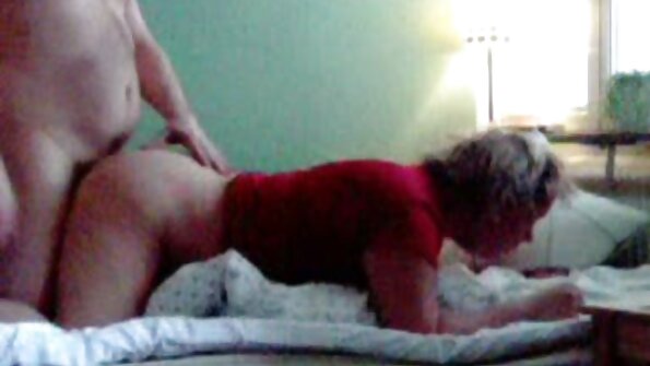ニッキー・リンがカメラで乳首を舐めている sex 動画 女性 の ため の