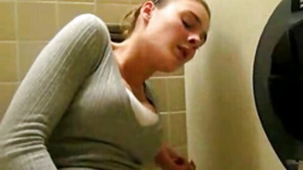 コスミド：ベラ-浴槽でダブをこする 無料 動画 アダルト 女性